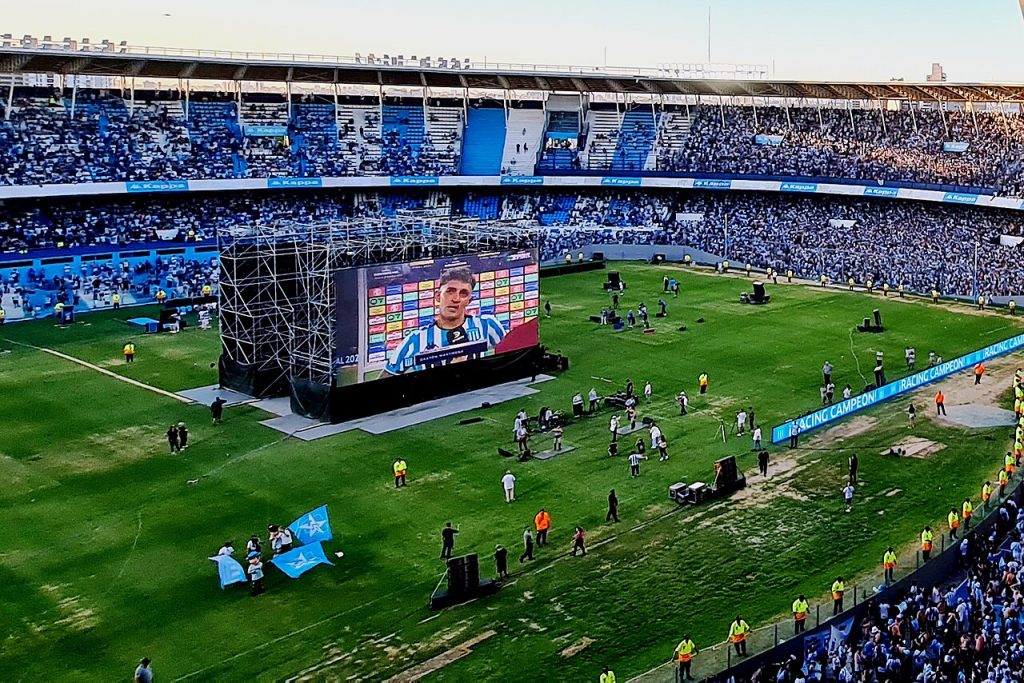 Phân tích Galatasaray vs Barcelona: Giữ nhịp ở Istanbul 4 Racing Club gặp Cruzeiro tại Copa Sudamericana 2024