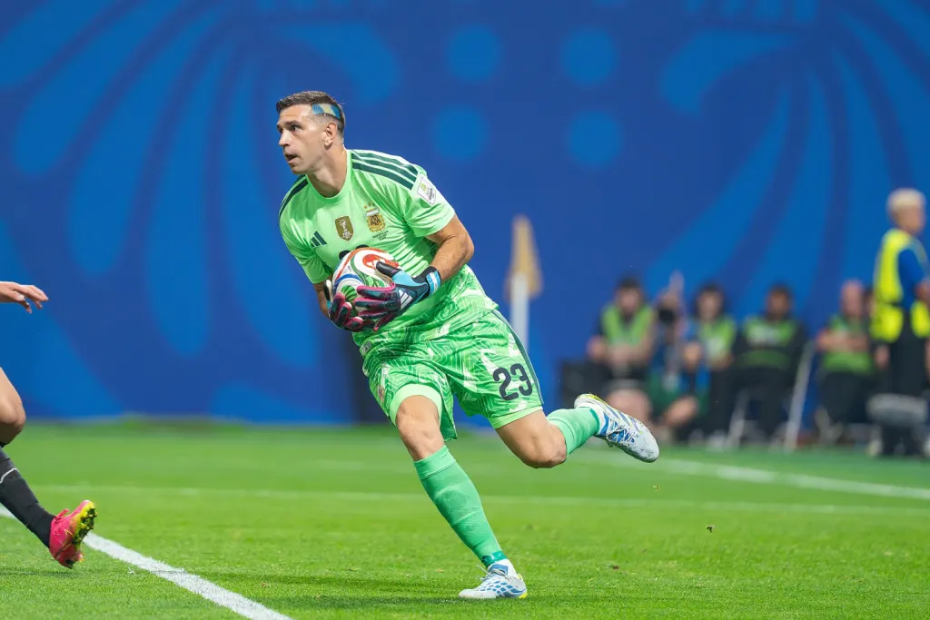 Argentina mất ngôi World Cup 2026: emiliano Martínez có 12 pha cứu thua trong chung kết World Cup 2026