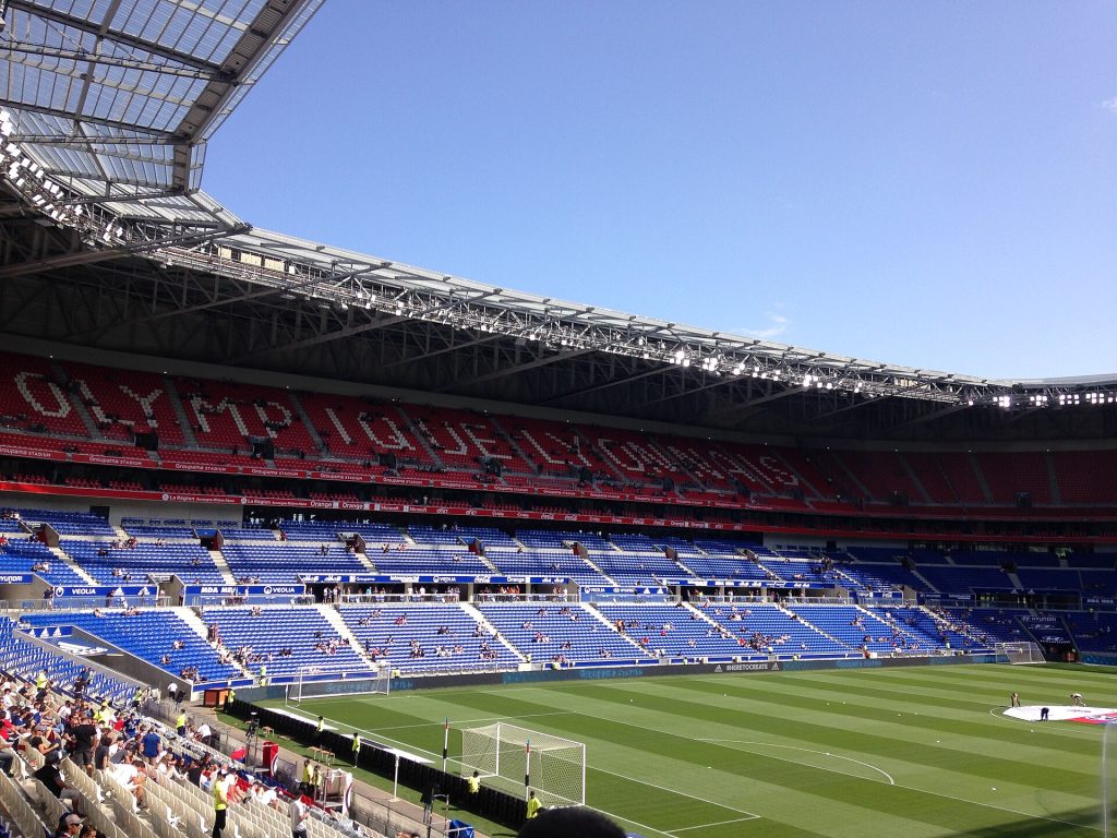 Phân tích Galatasaray vs Barcelona: Giữ nhịp ở Istanbul 3 Khán đài Groupama Stadium của Olympique Lyonnais