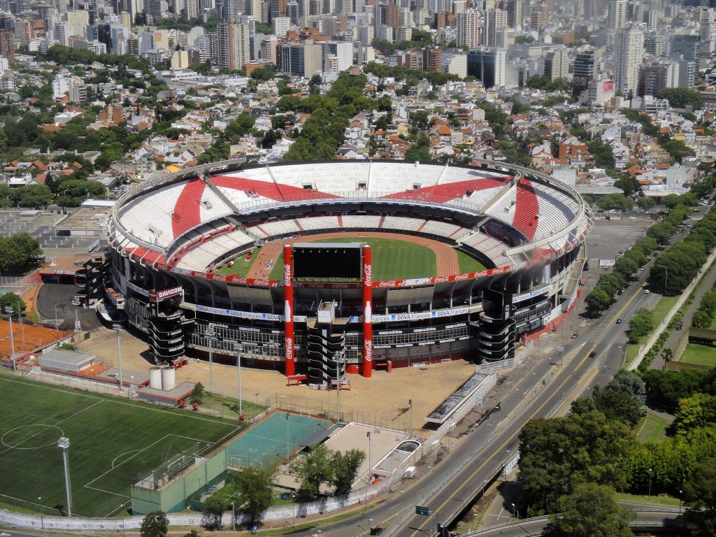 Phân tích Galatasaray vs Barcelona: Giữ nhịp ở Istanbul 2 Sân Monumental của câu lạc bộ River Plate