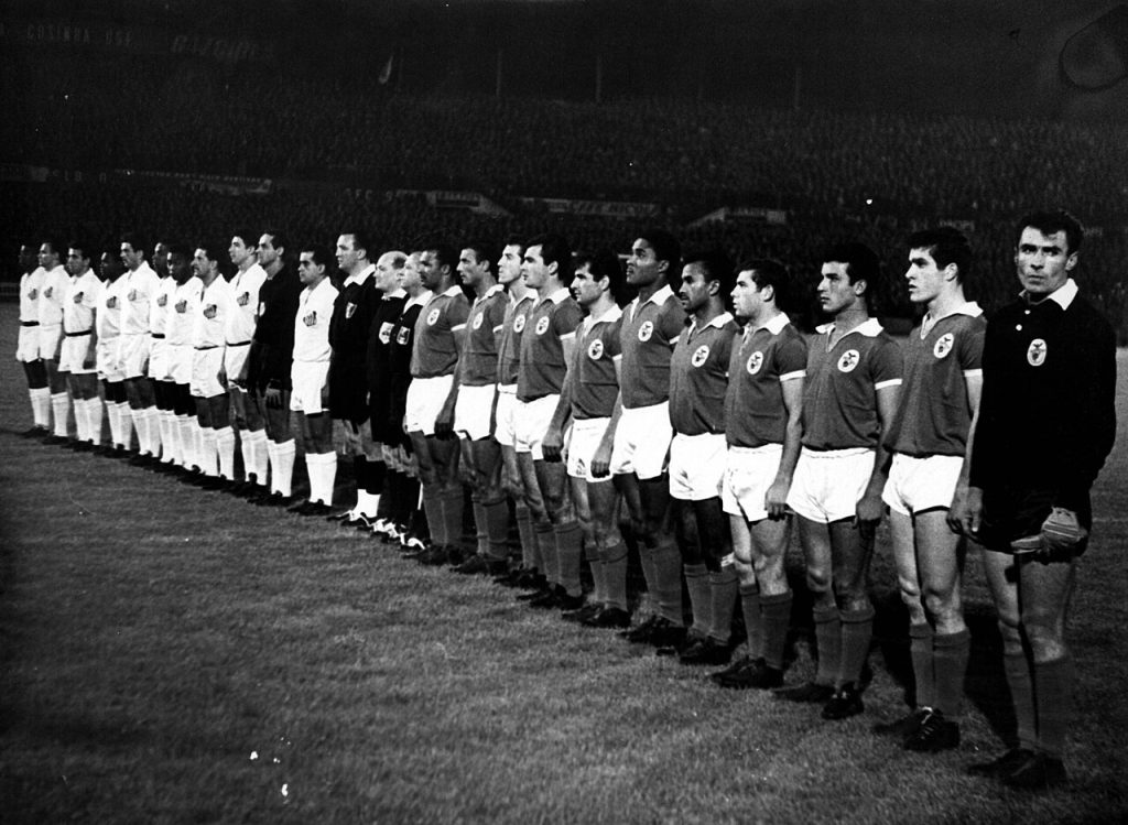 Phân tích Galatasaray vs Barcelona: Giữ nhịp ở Istanbul 5 Santos và Benfica tại Intercontinental Cup 1962