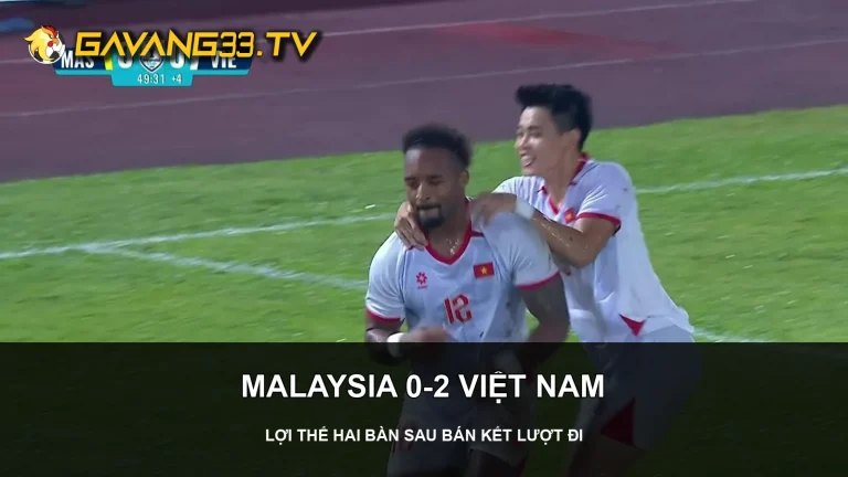 Nguyễn Xuân Son ăn mừng bàn thắng cho Việt Nam trong trận gặp Malaysia