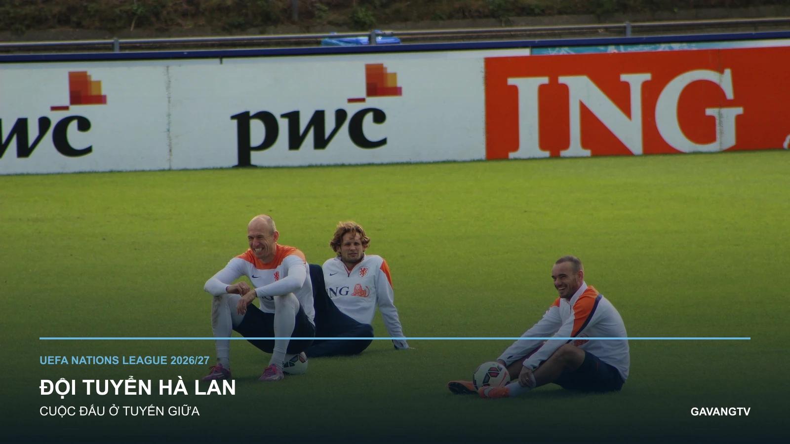 Ảnh tư liệu Arjen Robben, Daley Blind và Wesley Sneijder trong buổi tập đội tuyển Hà Lan năm 2014