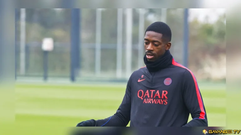 Cầu thủ PSG chuẩn bị cho trận gặp Barcelona